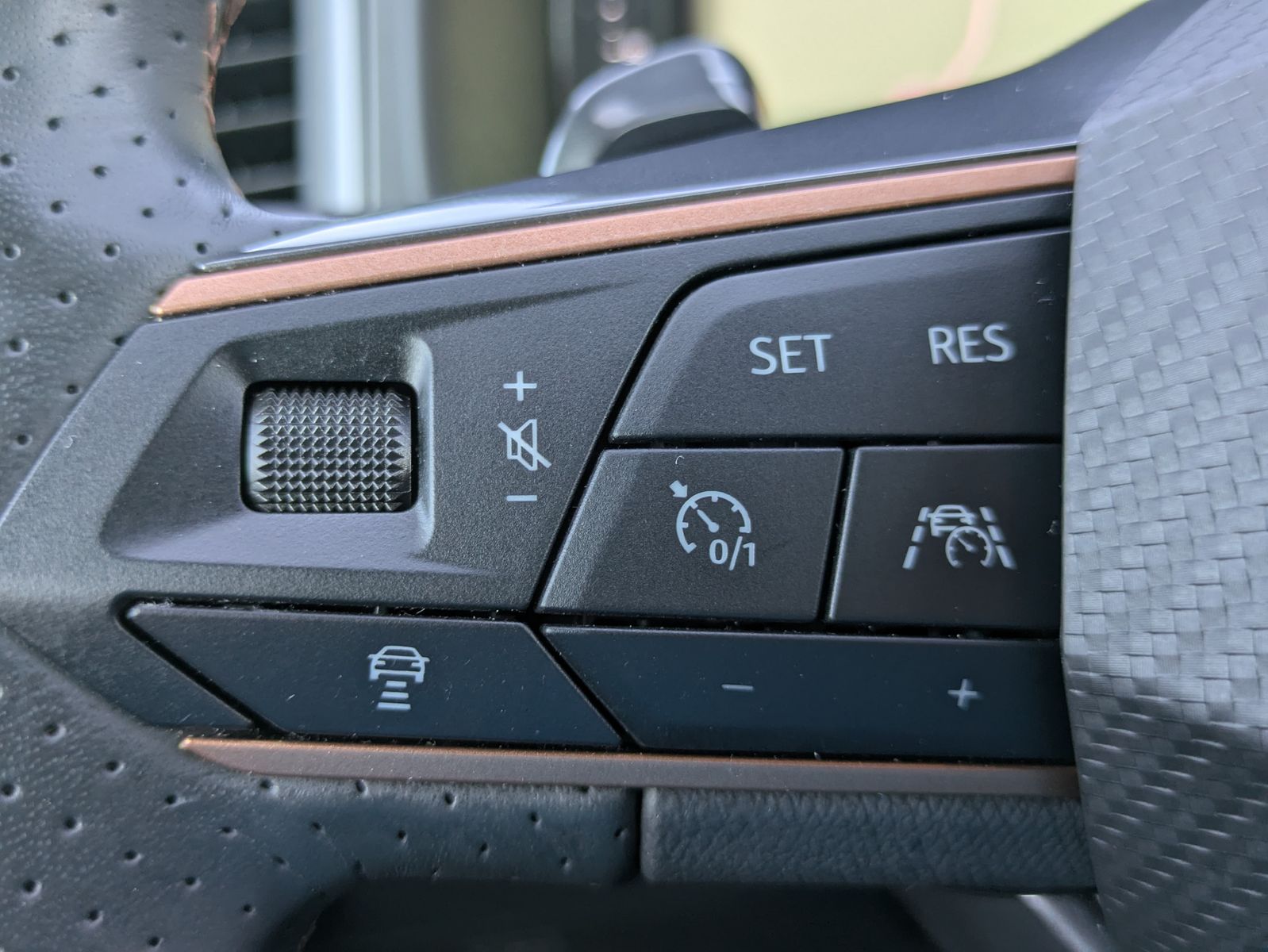 Fahrzeugabbildung CUPRA Ateca 1.5 TSI DSG AHK*LED*ACC*APP*KAMERA*19"