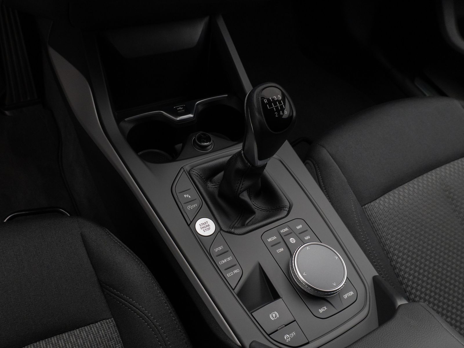 Fahrzeugabbildung BMW 118i PDC DAB CockPitPro AHKFernlichtassistent