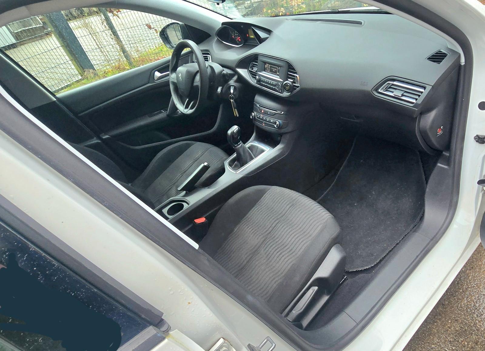 Peugeot 308 2015 — photo 6