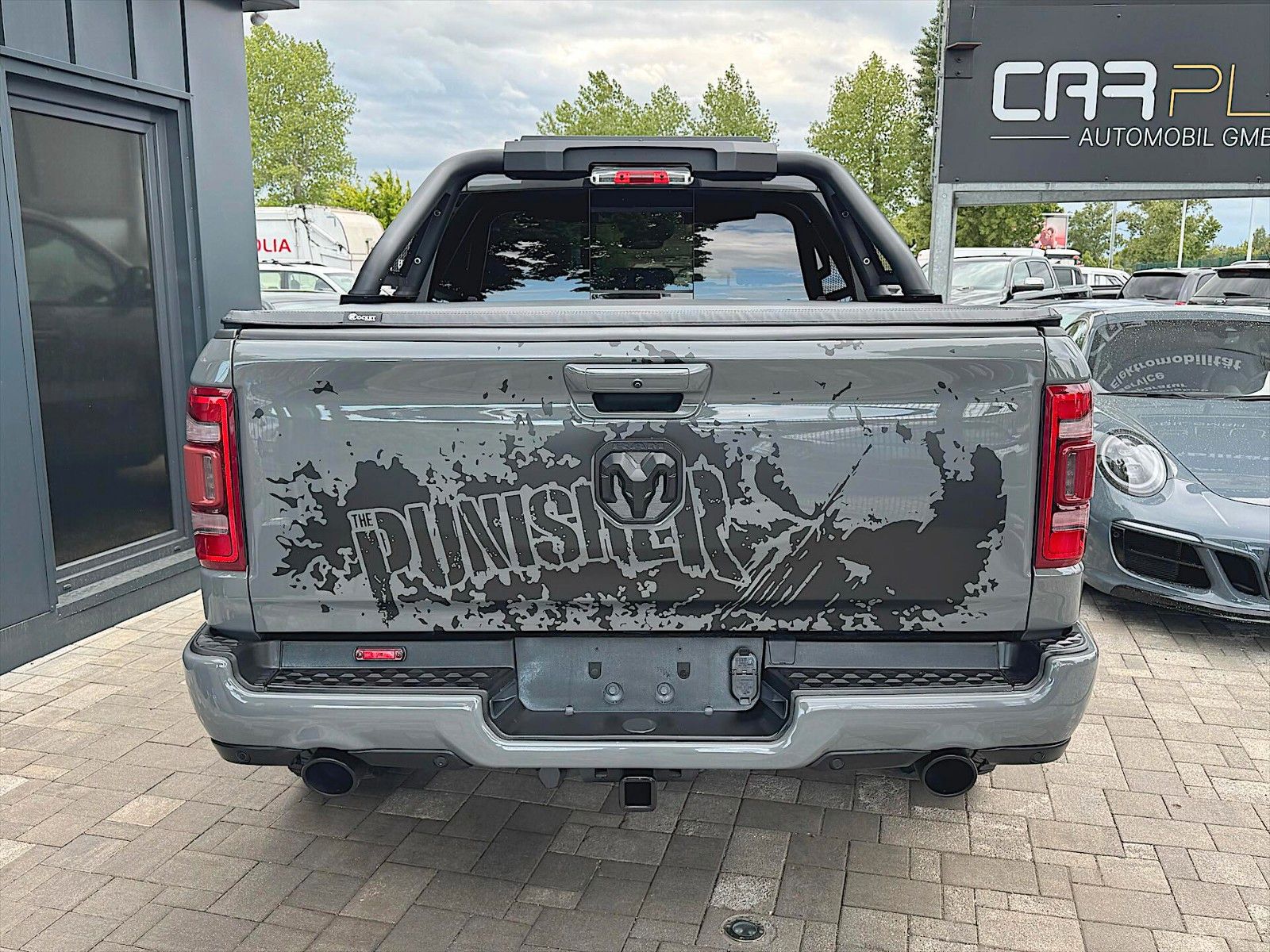Fahrzeugabbildung Dodge RAM 5.7 V8 LARAMIE PUNISHER Offroad 4x4 *Pano*