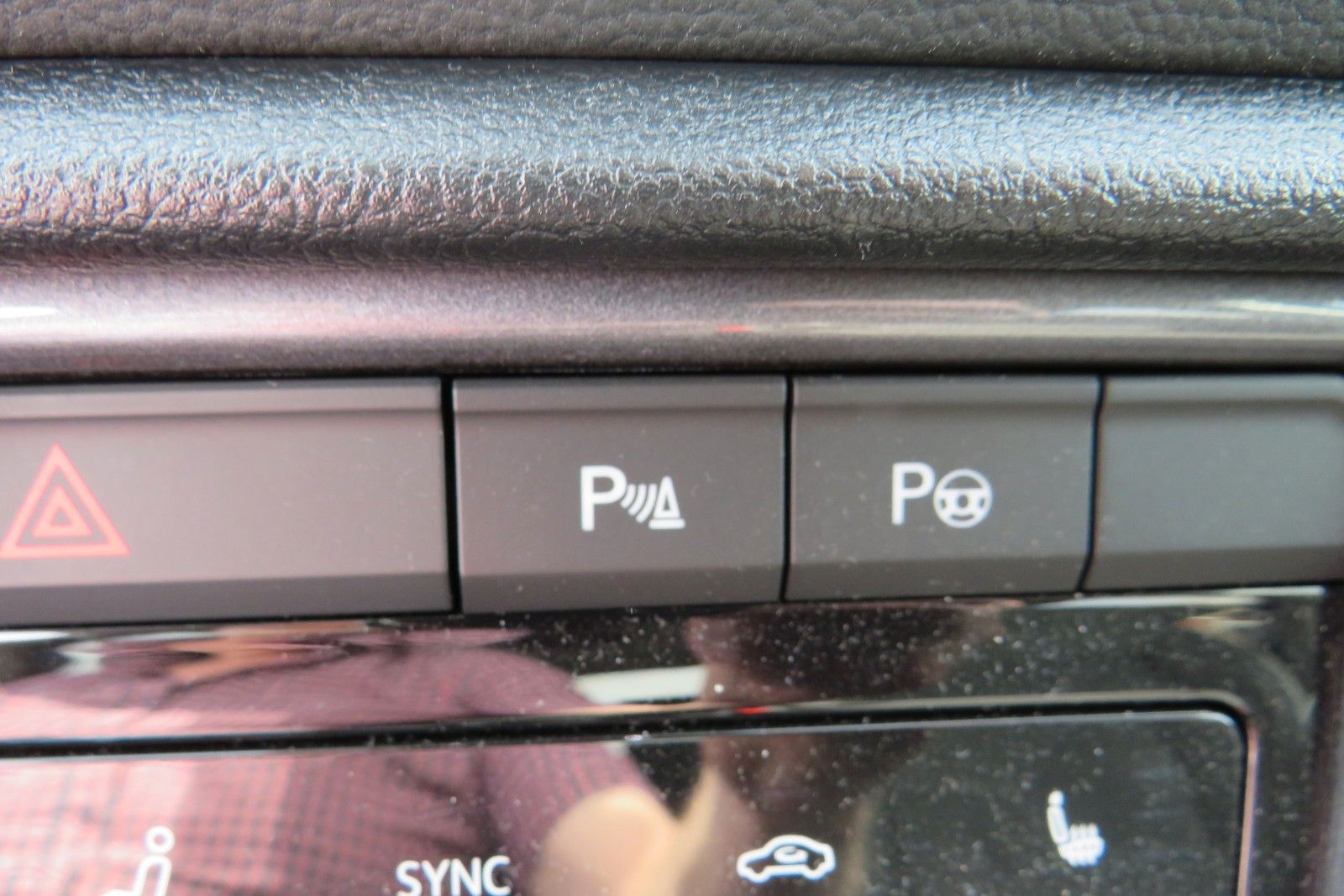 Fahrzeugabbildung Volkswagen T-Roc Style ACC APP MASSAGE SITZH. 17`KAMERA 1.H