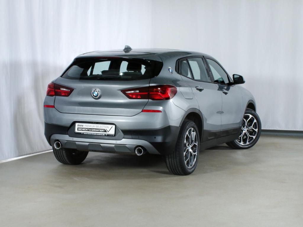 BMW X2 sDrive 20i Kamera Panorama AHK Sportsitz LED