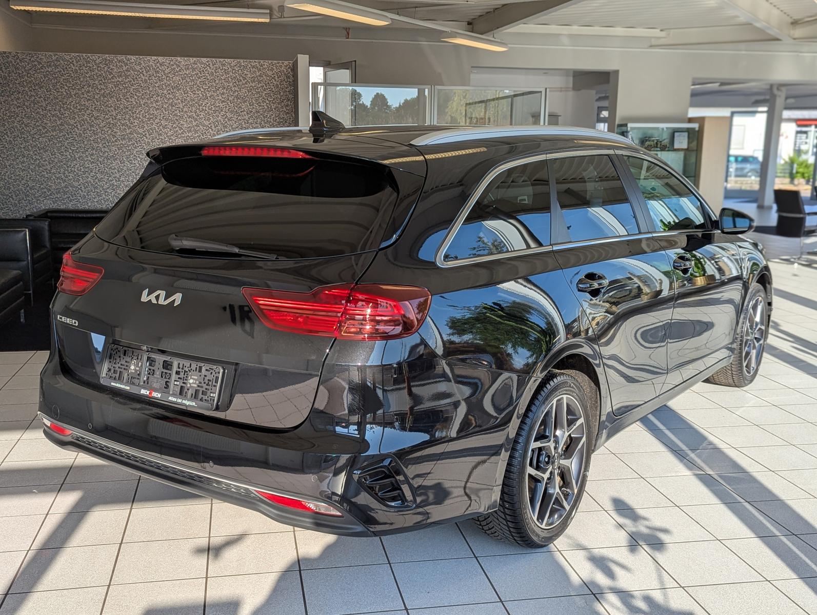 Kia cee'd Sportswagon 1.5 Ultim Style-Pak JBL ACC 7J