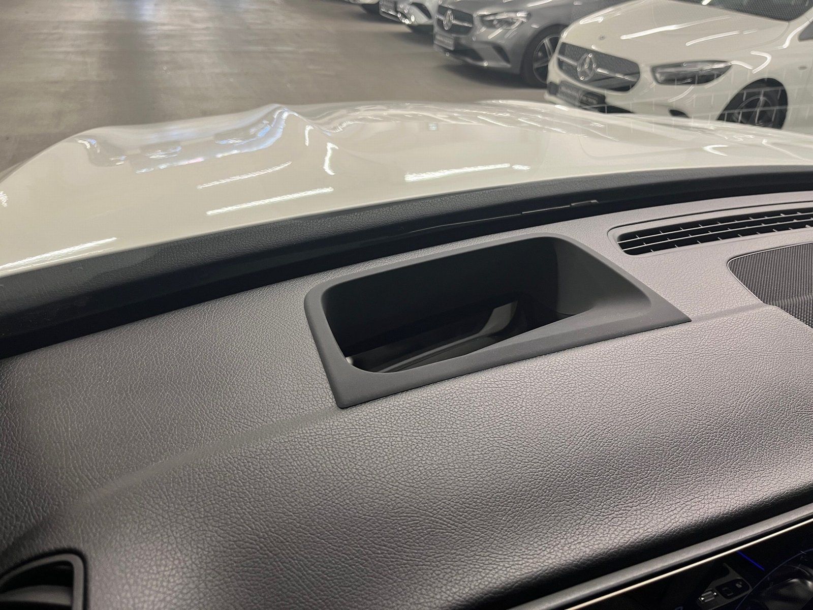 Fahrzeugabbildung Mercedes-Benz GLB 250 4M AMG Plus*Pano*HUD*360°*Multibeam*Memo