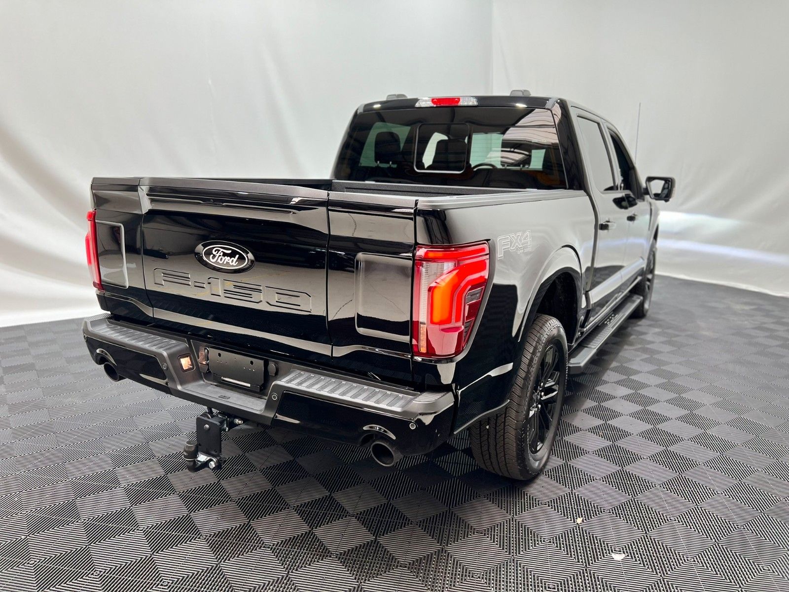Fahrzeugabbildung Ford F-150 Lariat 5.0L V8 5,5" Black Ed. MY25