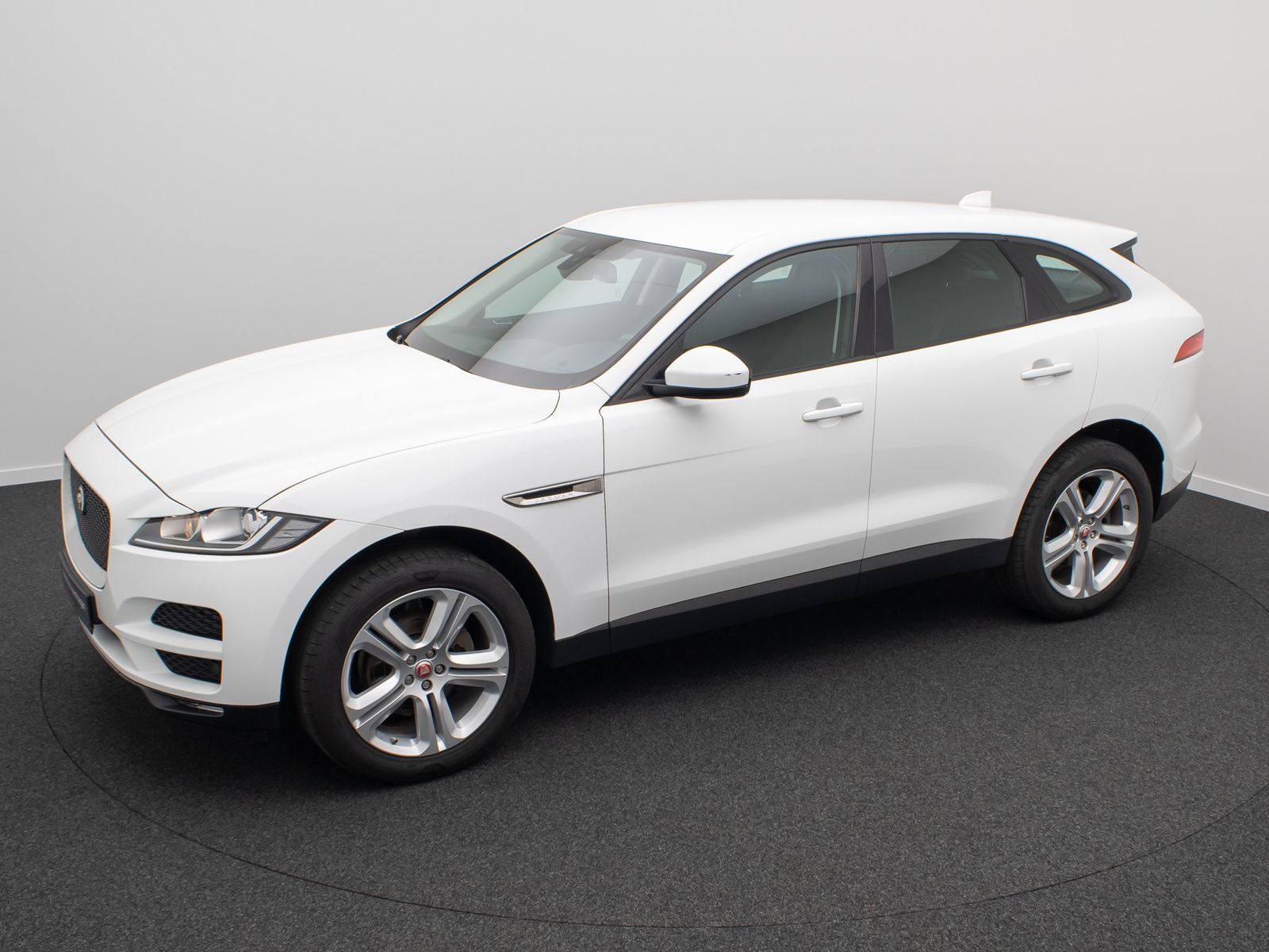 Fahrzeugabbildung Jaguar F-PACE Pure AWD Xenon Memory Kamera Tempomat 20"