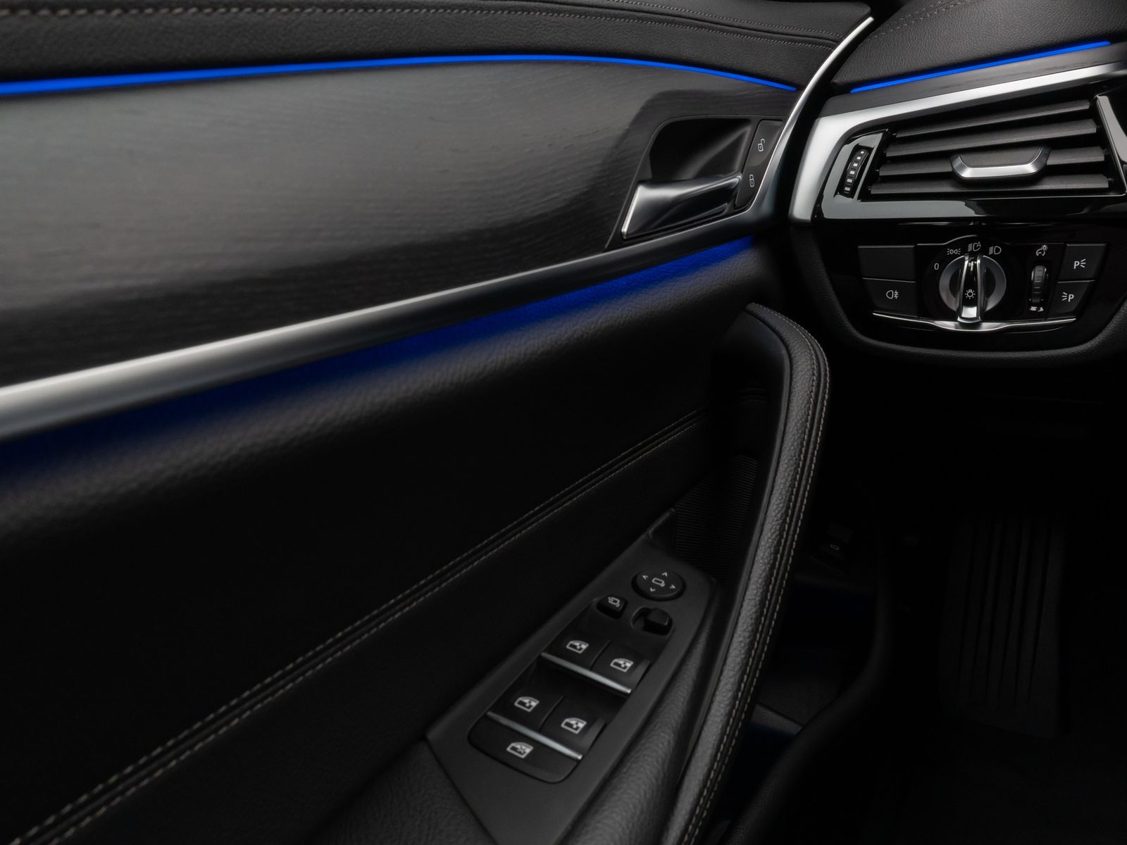 Fahrzeugabbildung BMW 520d LuxuryLine Kamera DAB CockPitPr Alarm Sport