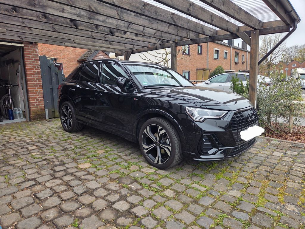 Image of Audi Q3