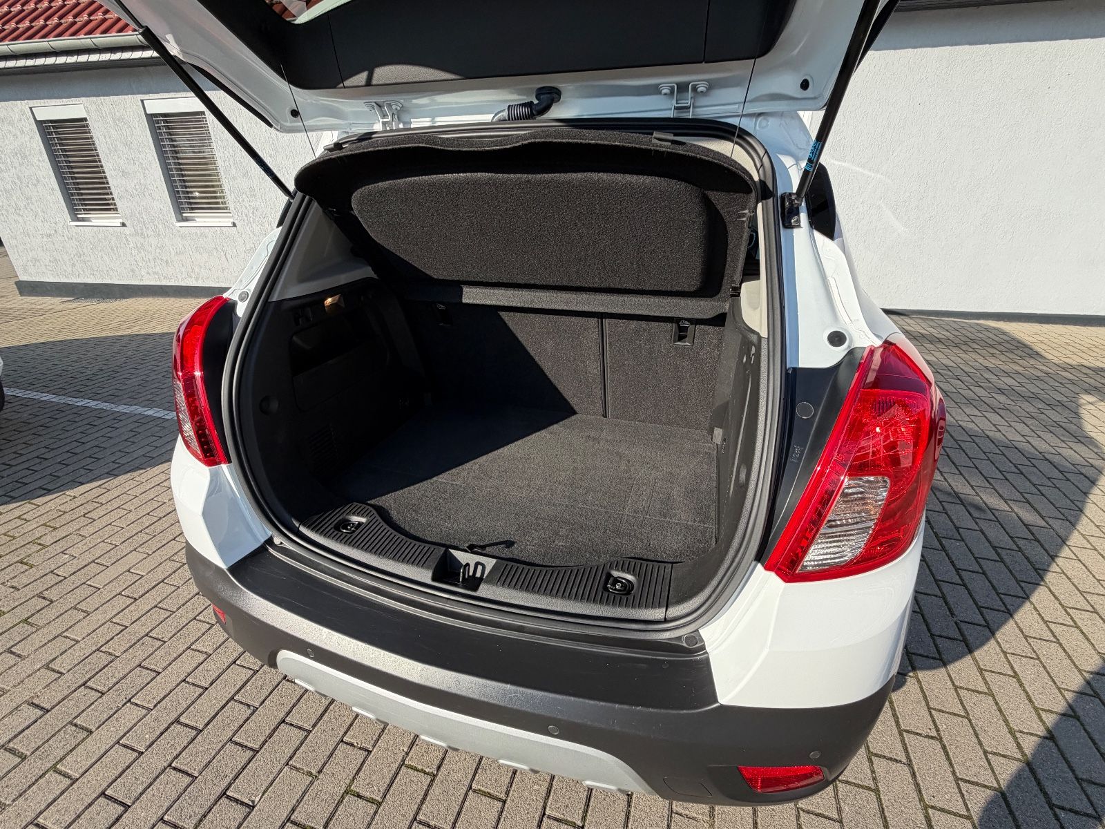 Fahrzeugabbildung Opel Mokka Color Innovation