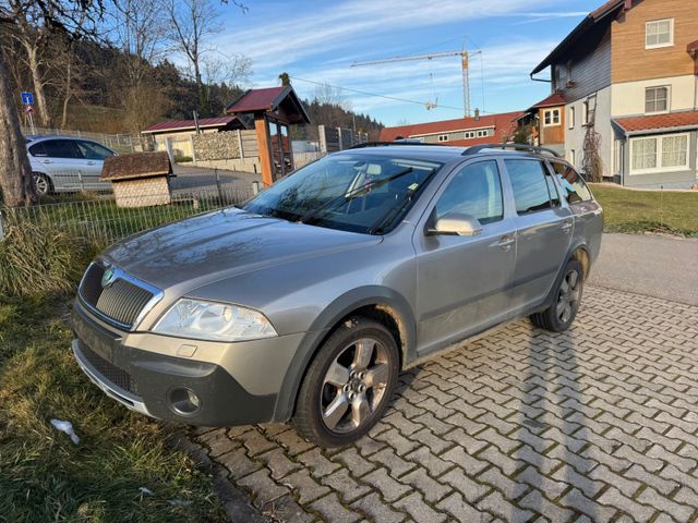 Skoda Octavia Combi 2.0 FSI 4x4 Scout