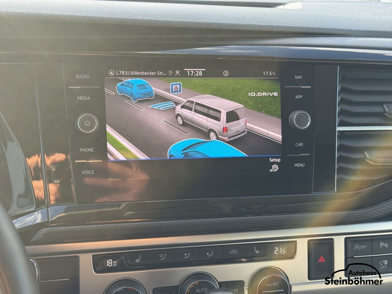 Volkswagen T6.1 Multivan 2.0 TDI DSG Navi ACC Kamera AHK foto 23