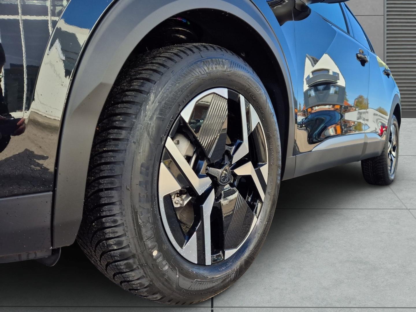 Peugeot 2008 Allure Hybrid AT Navi AHK-abnehmbar Grip Co