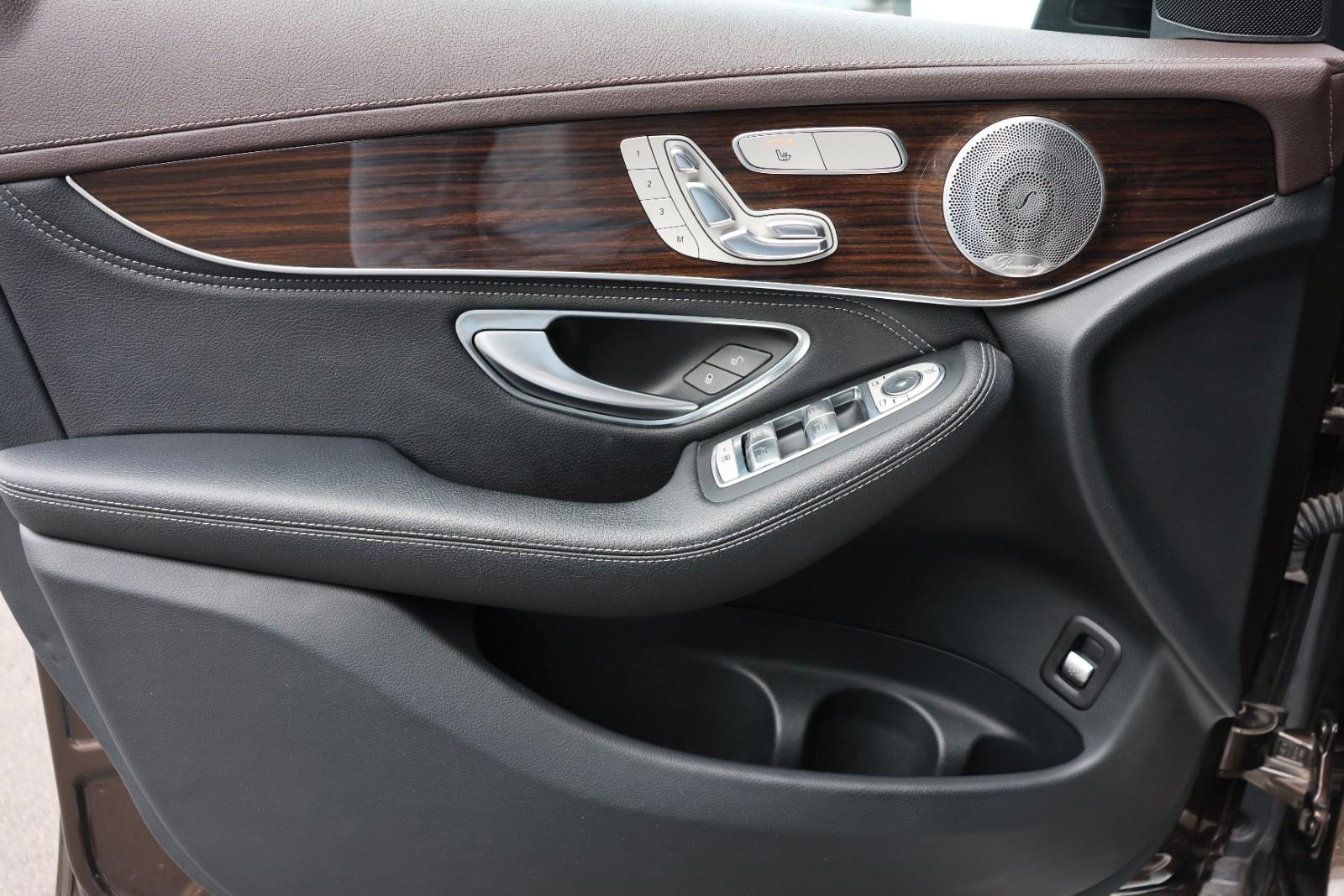 Mercedes-Benz GLC 300 4MATIC/ACC/Burmester/PANO/SHZ/TTW/KAMERA