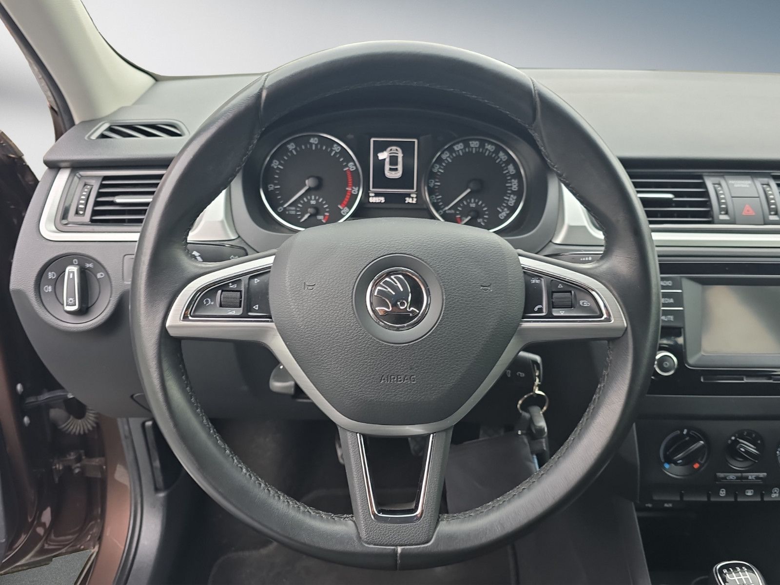 Fahrzeugabbildung SKODA Rapid Spaceback Ambition/KLiMA/PDC/TÜV NEU