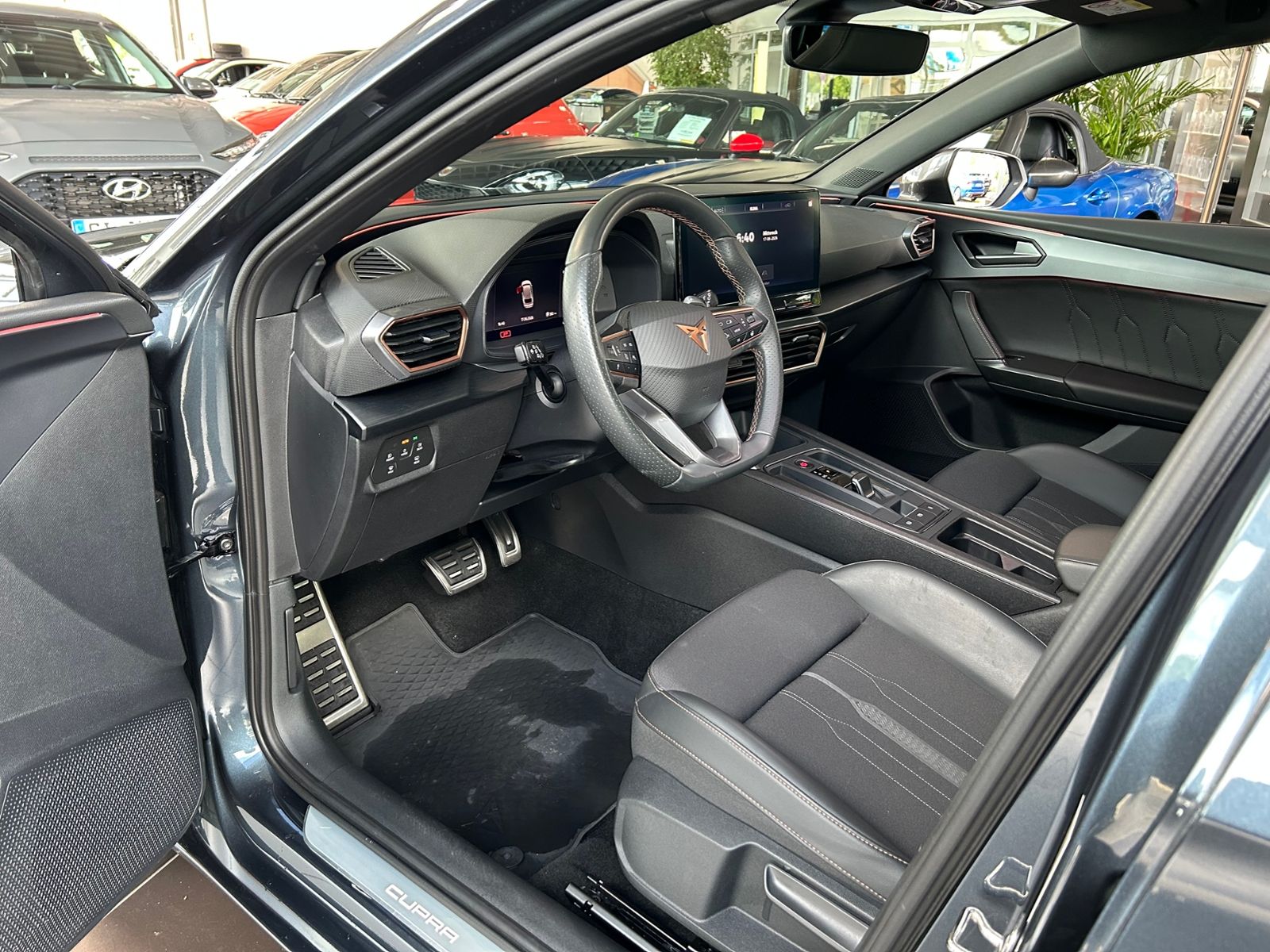 Fahrzeugabbildung CUPRA Leon Sportstourer e-Hybrid KLIMA LED NAVI SHZ