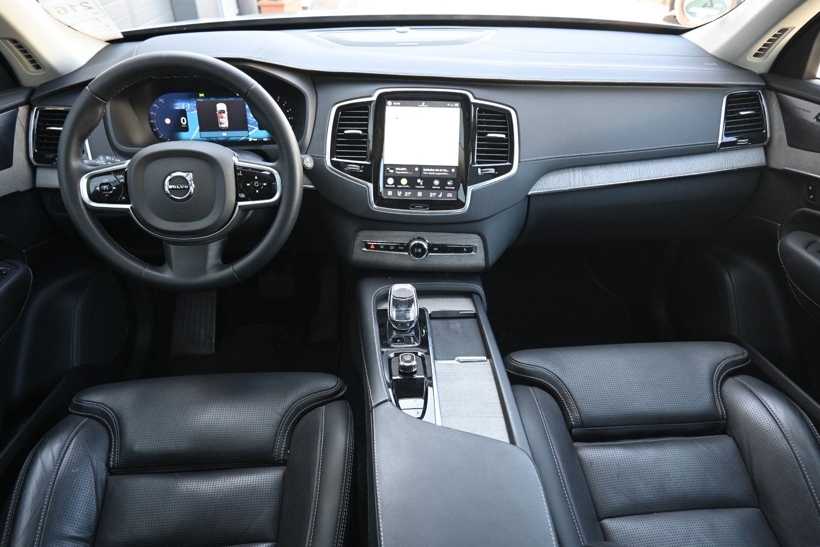 Fahrzeugabbildung Volvo XC90 B5 D AWD Dark*STDHZG*PANO*360°*