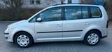 Volkswagen Touran Trendline / AHK - gebrauchte Volkswagen Touran aus dem Jahr 2009