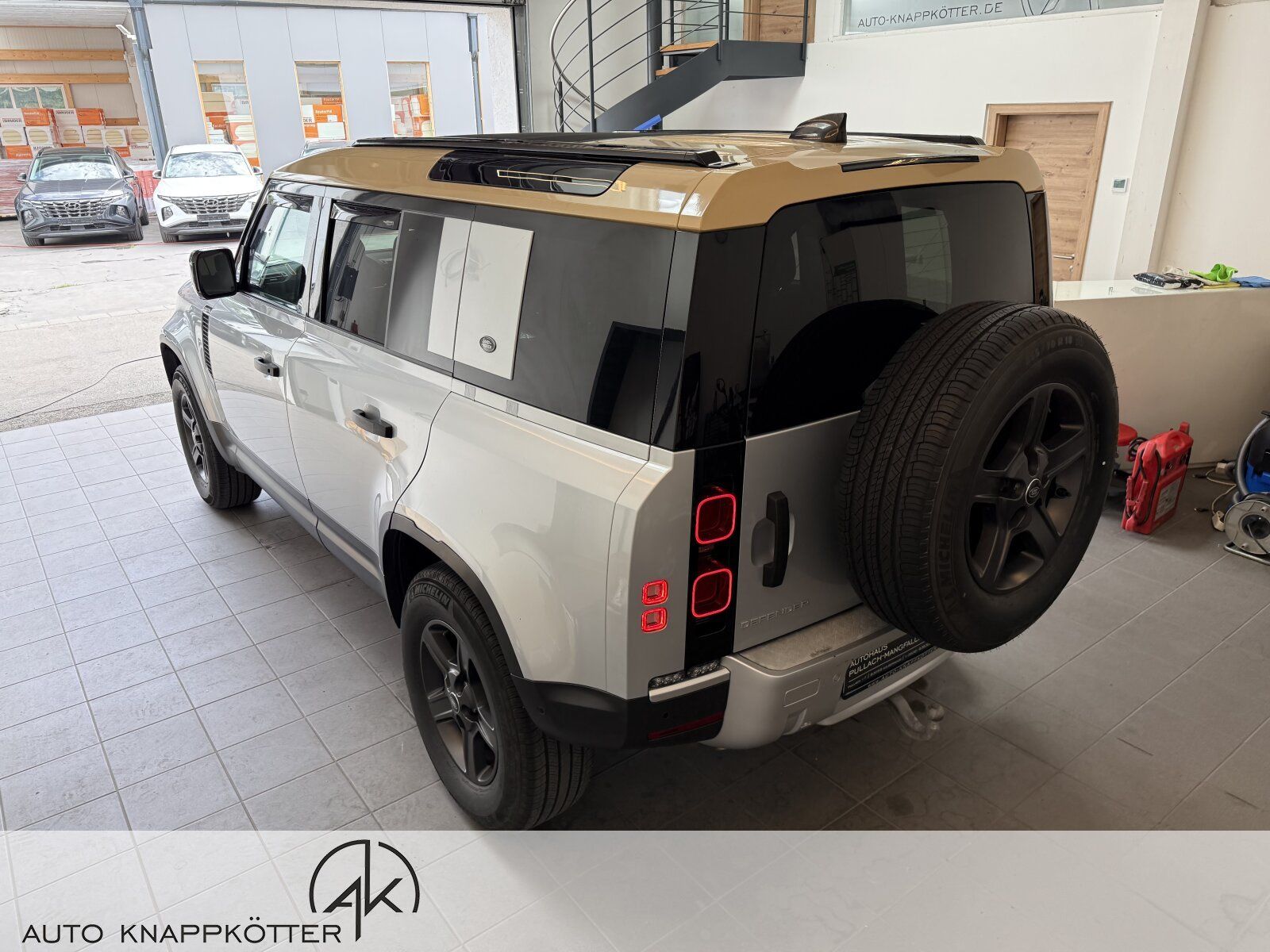 Land Rover Defender 110 3.0 Pano Mild-Hybrid Defender 6Zyl foto 4
