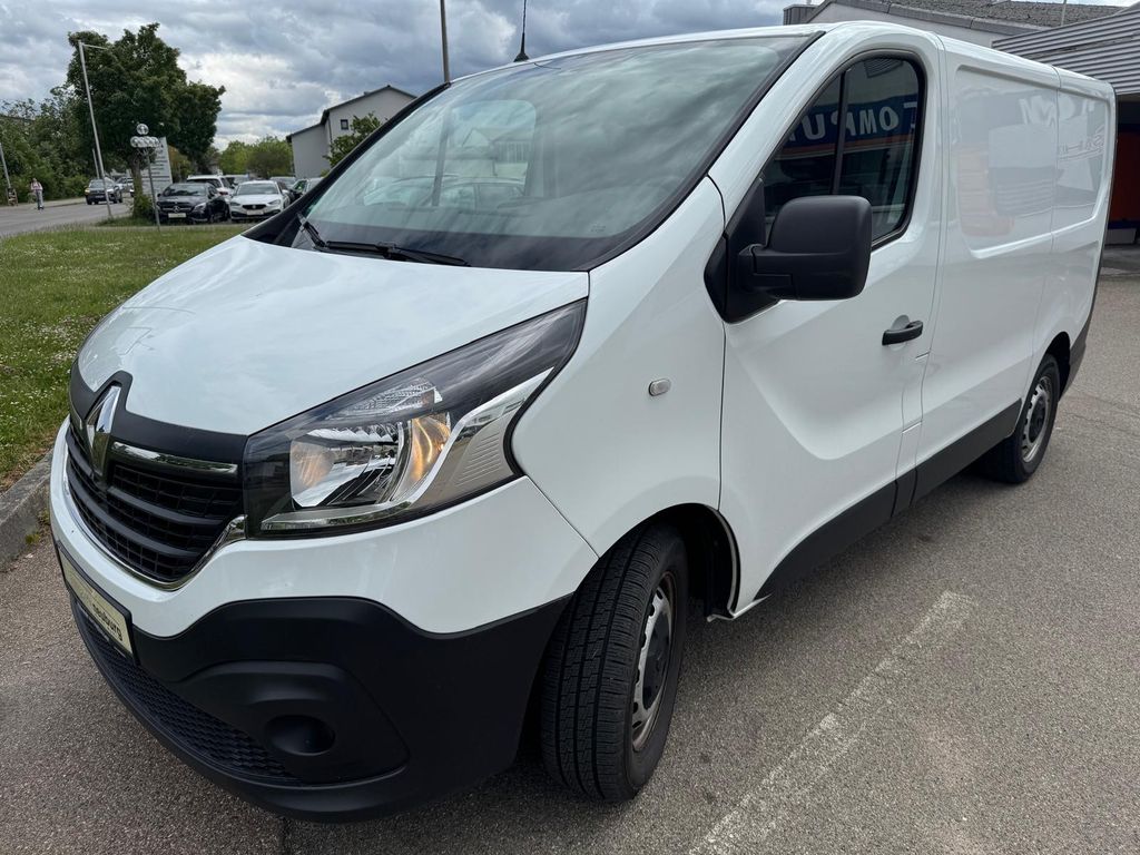 RENAULT Trafic 1