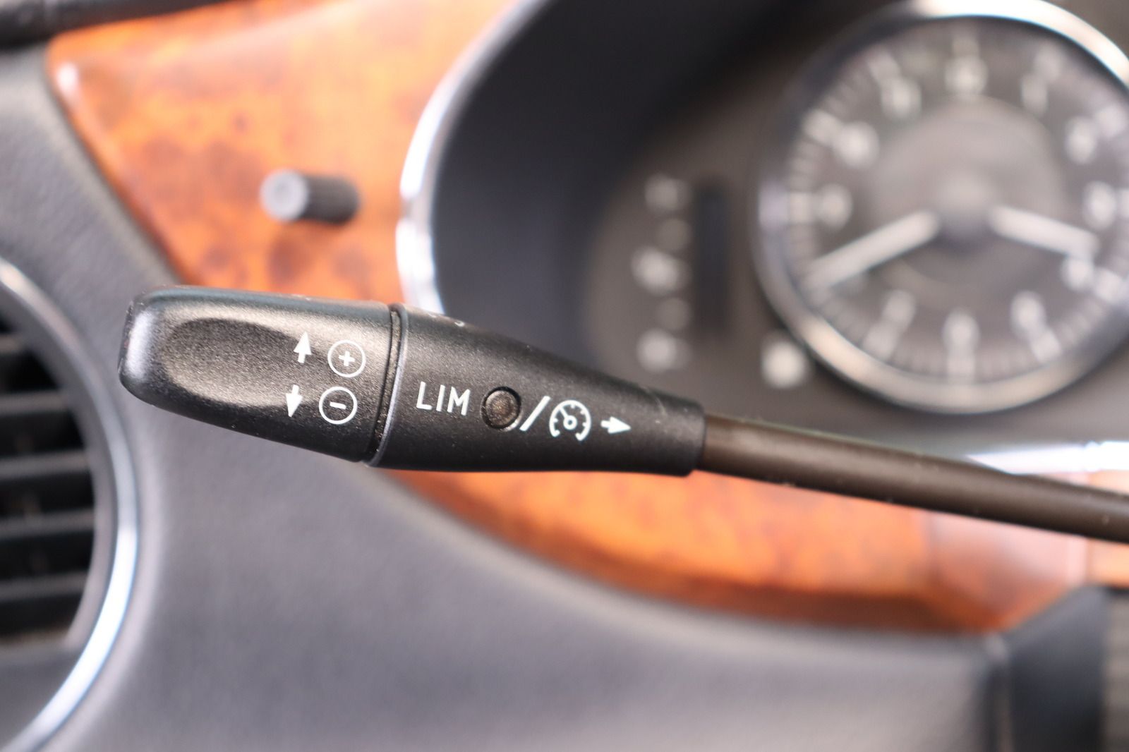 Fahrzeugabbildung Mercedes-Benz CLS 320 CDI Leder * Navi * Sitzheizung