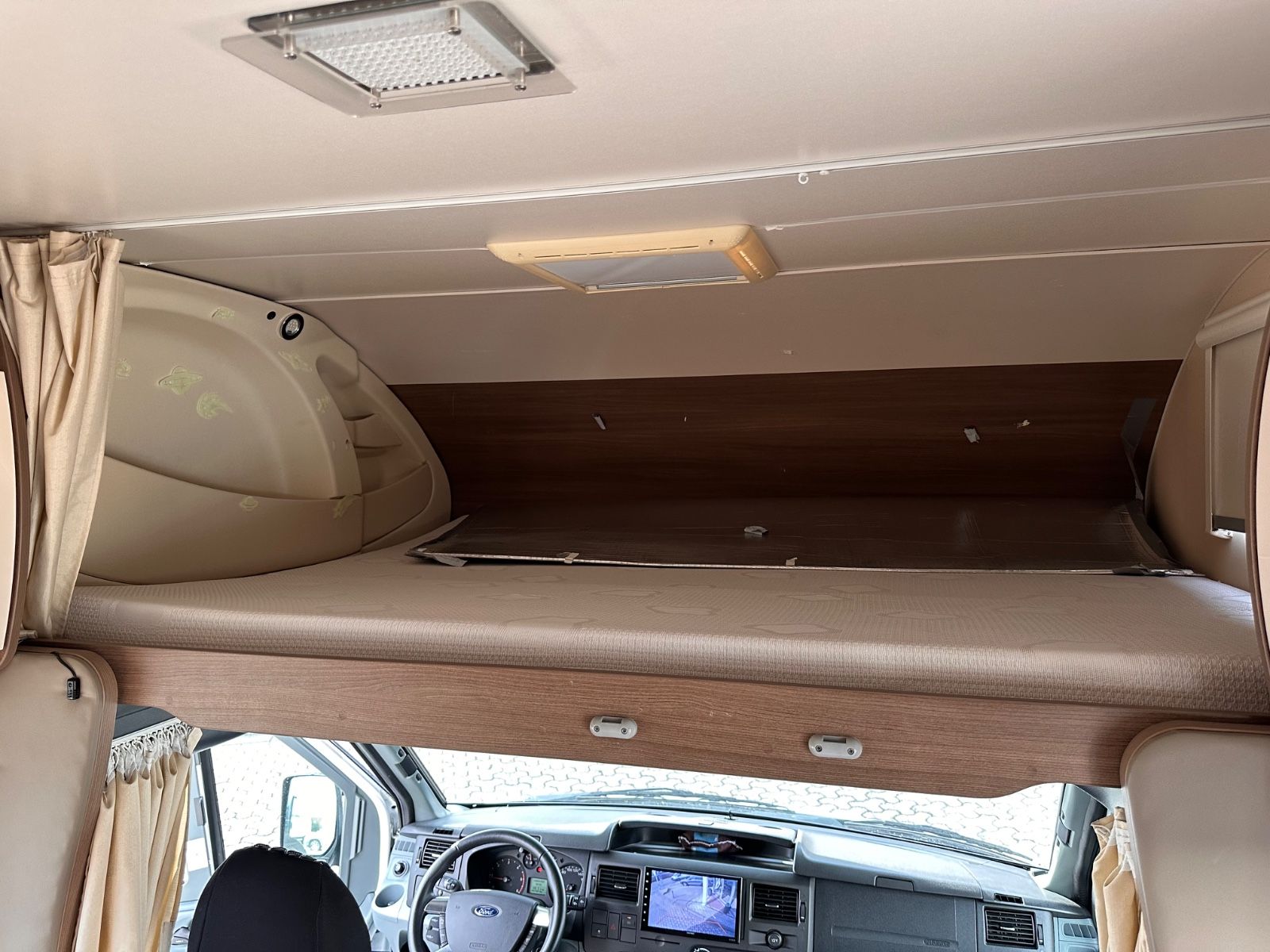 Fahrzeugabbildung Challenger Birthday 31 M14 140CH Transit WC/AHK