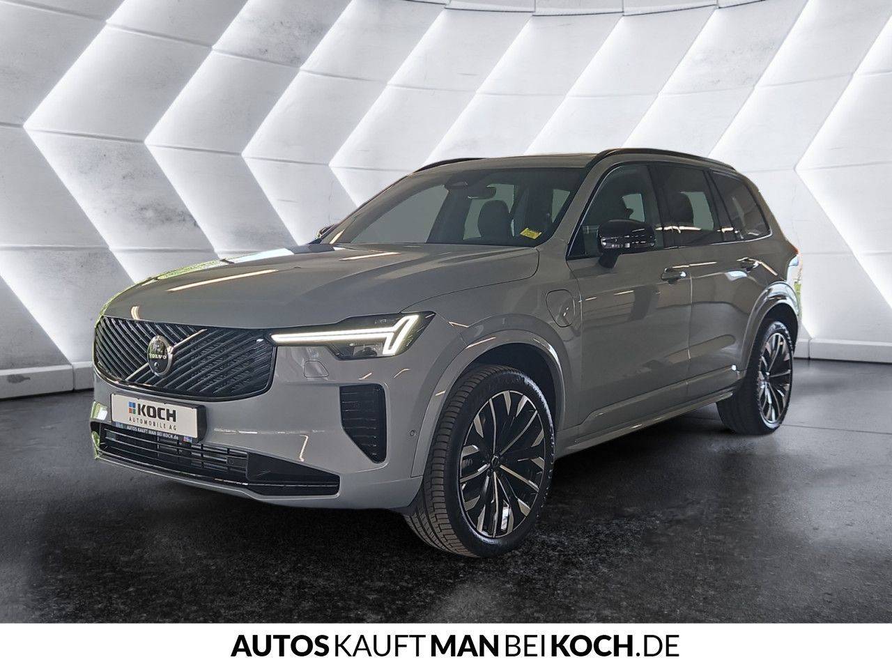 Volvo XC90 T8 AWD Plug-in Hybrid Plus Dark imagem 3