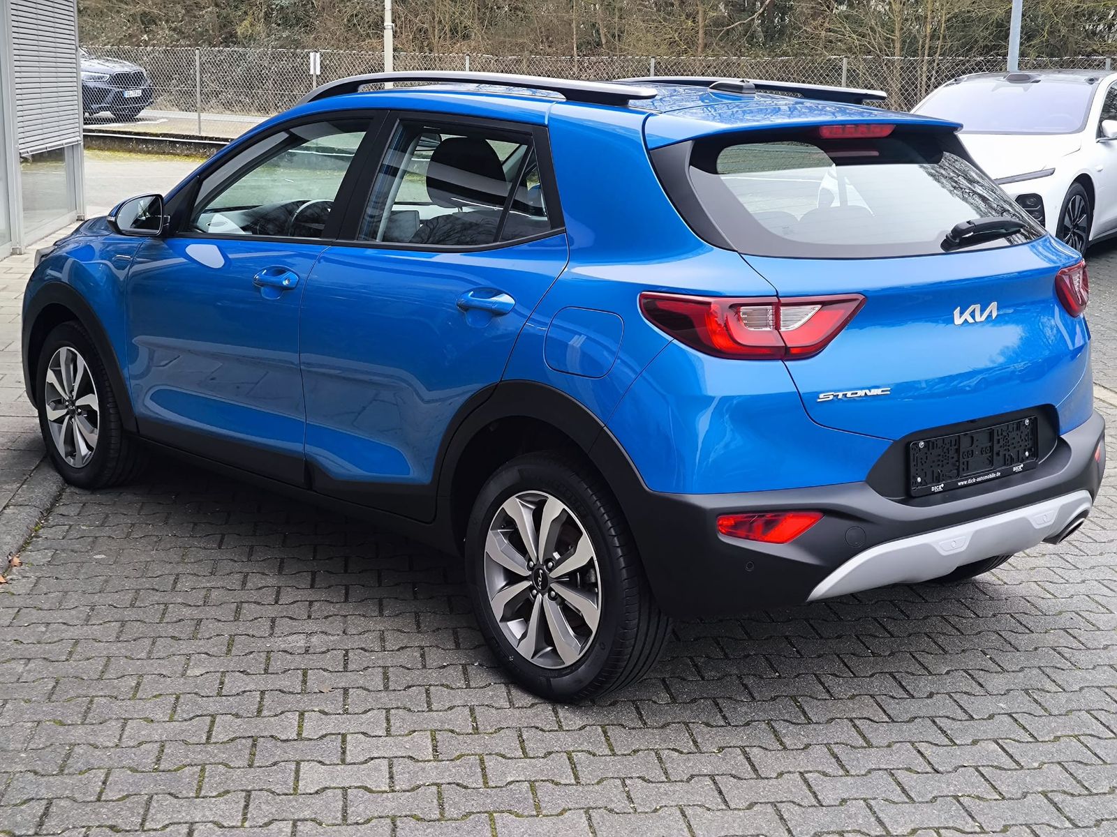 Fahrzeugabbildung Kia Stonic 1.0 T-GDI NAVI+KAM+PDC+MFL+TEMP+APPLE+DAB