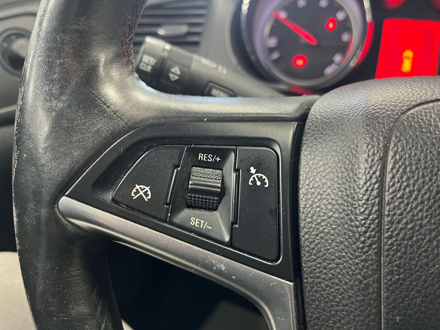 Opel Insignia 2013 — photo 17