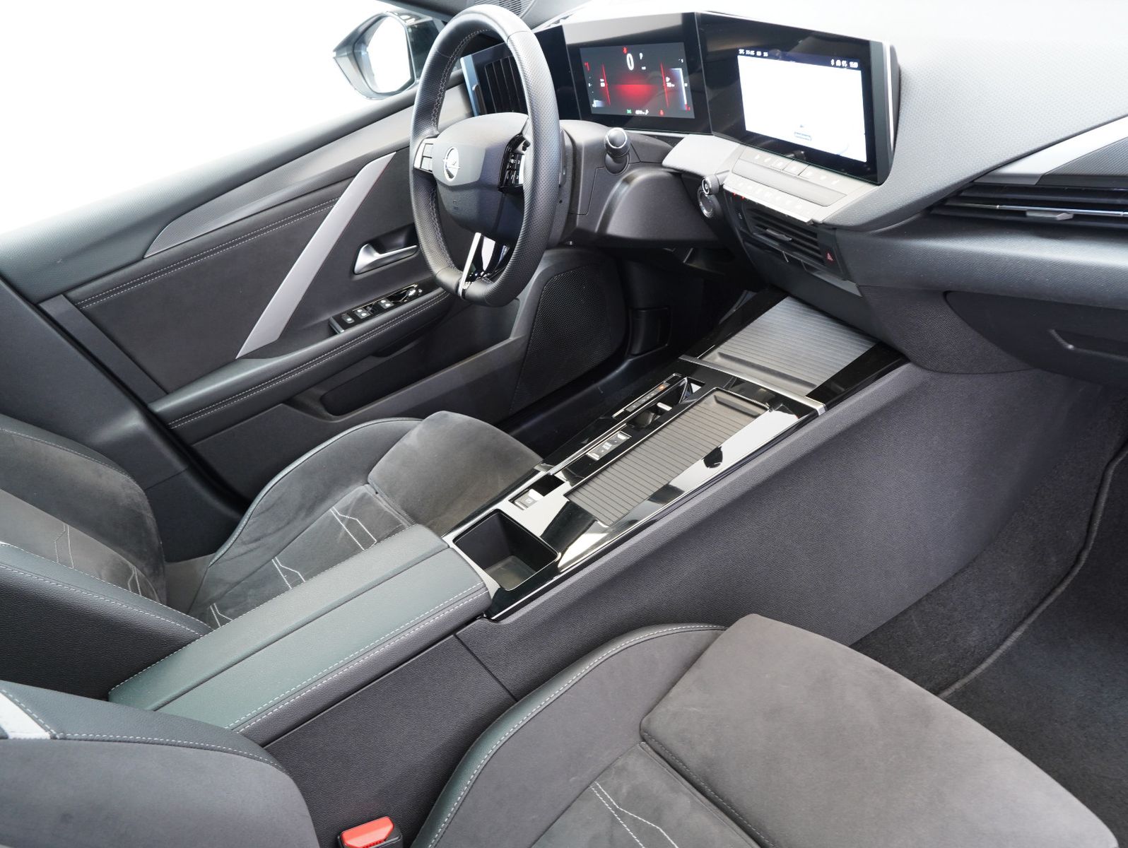 Fahrzeugabbildung Opel Astra L 1.5 D Sports Tourer GS Line PANO