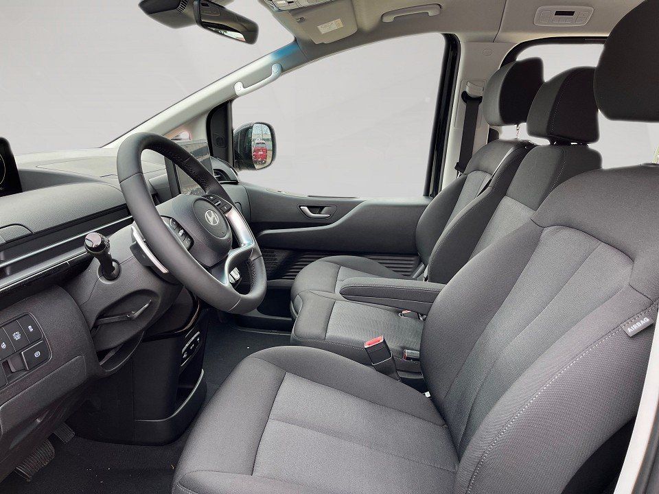 Fahrzeugabbildung Hyundai STARIA Hybrid 9-Sitzer TREND 18 Easy-Access-Pake