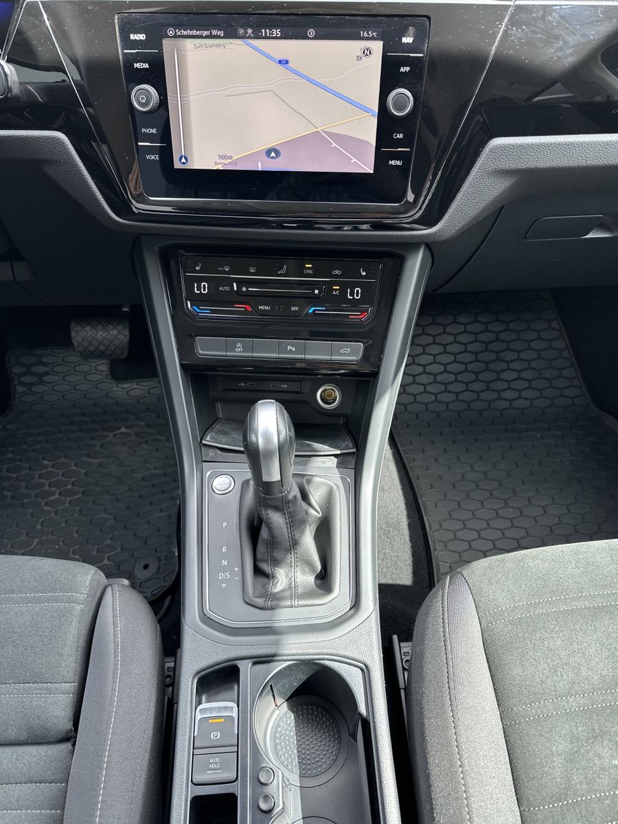 Fahrzeugabbildung Volkswagen Touran Comfortline 2.0 TDI DSG NAV+LED+ACC+AHK