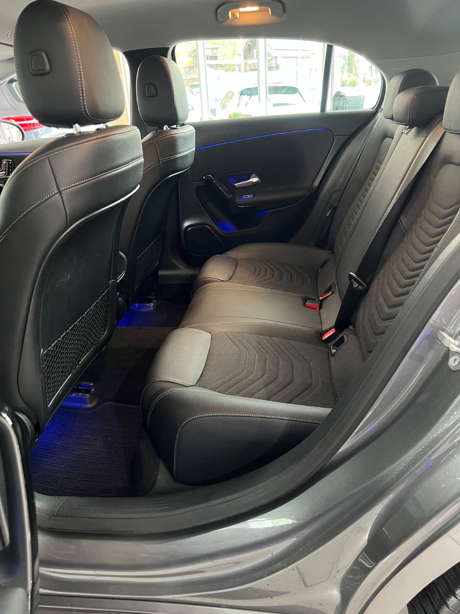Fahrzeugabbildung Mercedes-Benz A 250 *AMBIENTE-BELEUCHTUNG*MEMORY-SITZE*