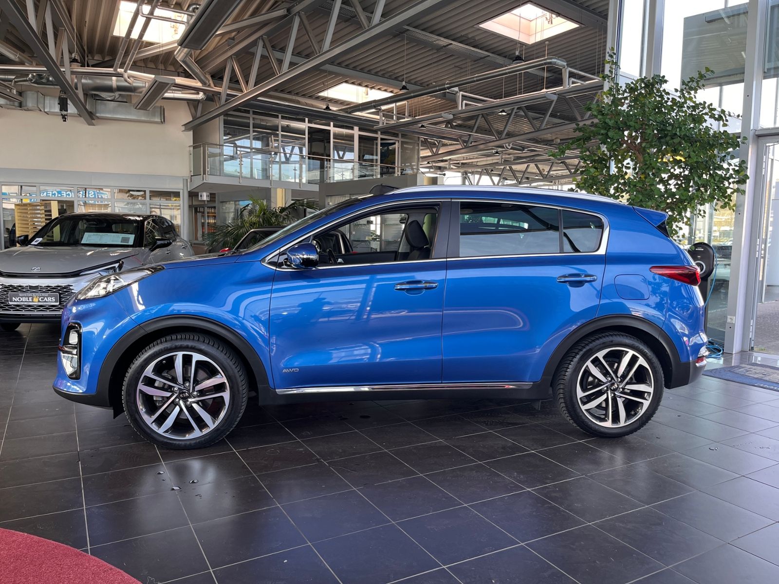 Fahrzeugabbildung Kia Sportage Platinum Edition 4WD AHK LEDER NAV SHZ