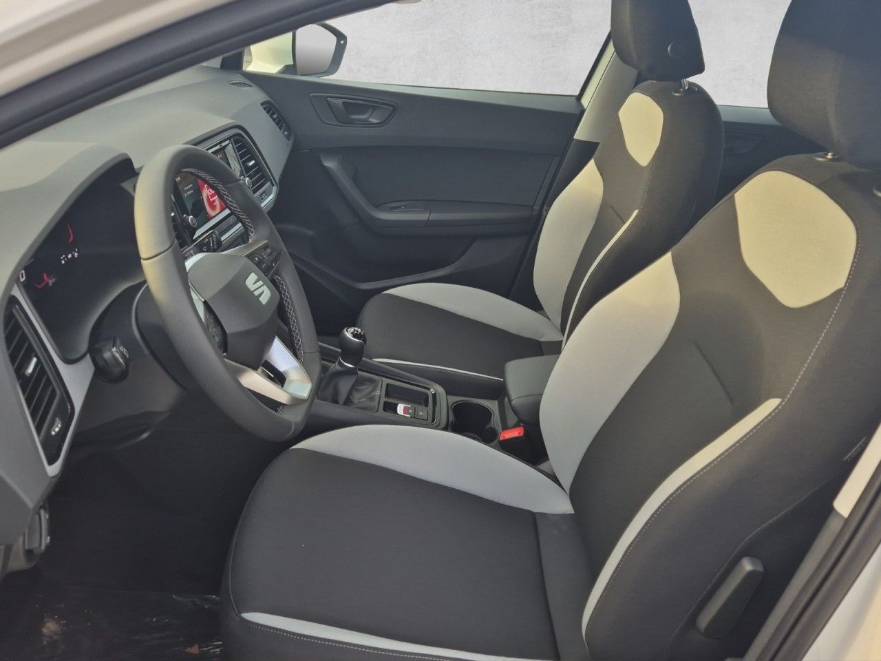 Fahrzeugabbildung SEAT Ateca Reference Edition Tempomat