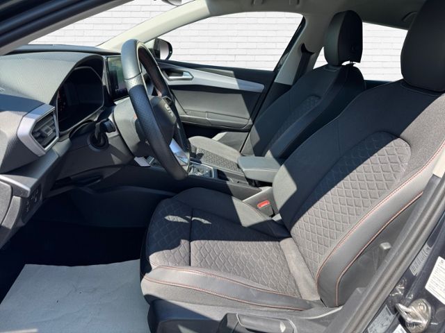 Fahrzeugabbildung SEAT Leon Sportstourer FR DSG KLIMA LED NAVI ALU
