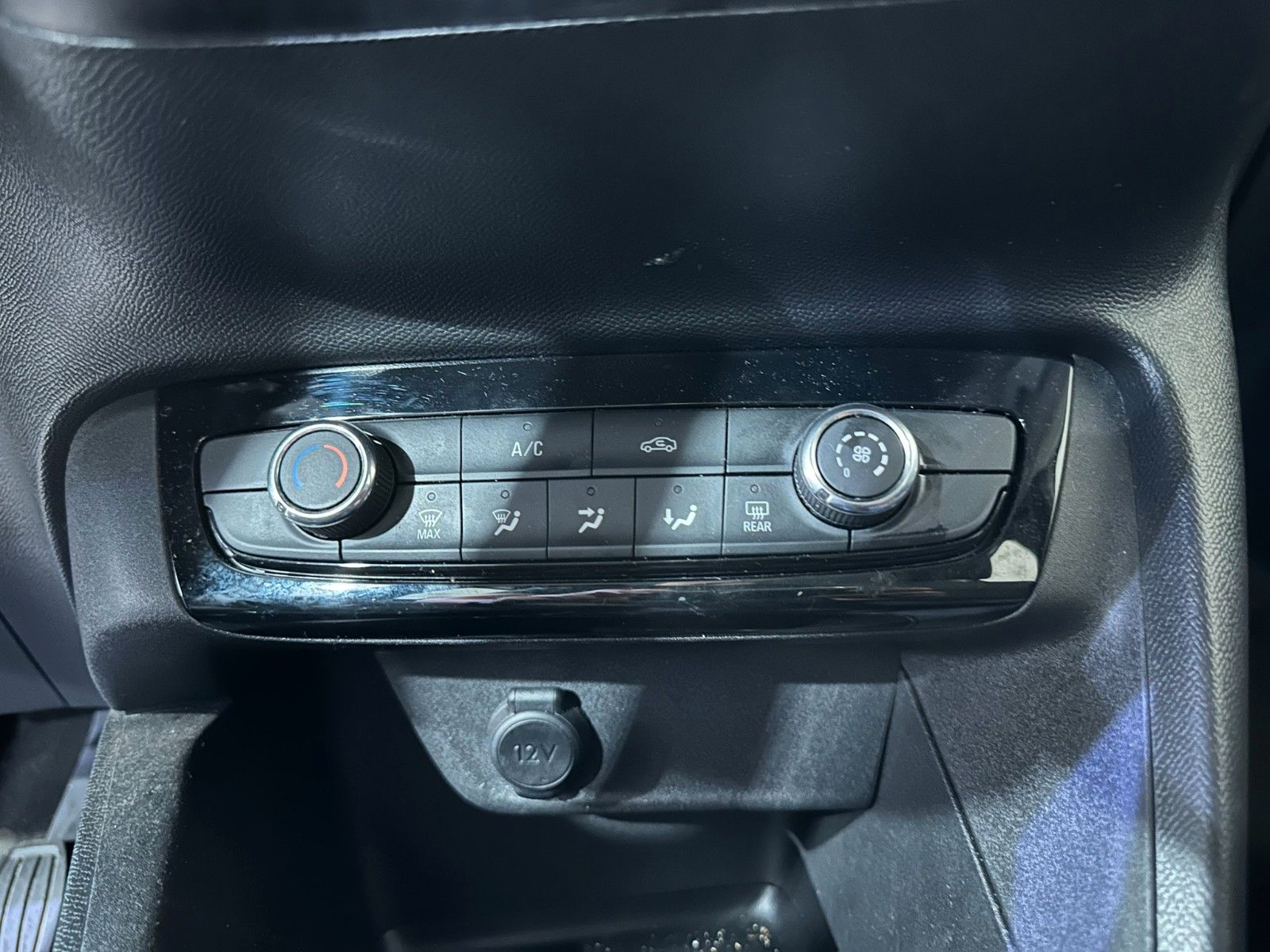 Fahrzeugabbildung Opel Corsa F 1.2 KLIMA/SPURASSISTENT/TEMPOMAT
