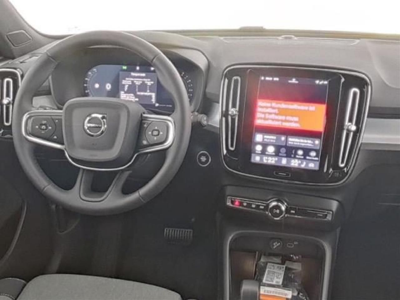 Fahrzeugabbildung Volvo XC40 B3 Benzin Core 2WD