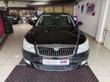 Skoda Octavia 1.6 TDI DSG Elegance Combi*TÜV12-27*AHK! - Skoda Octavia aus 2012 mit Diesel-Antrieb: Kombi