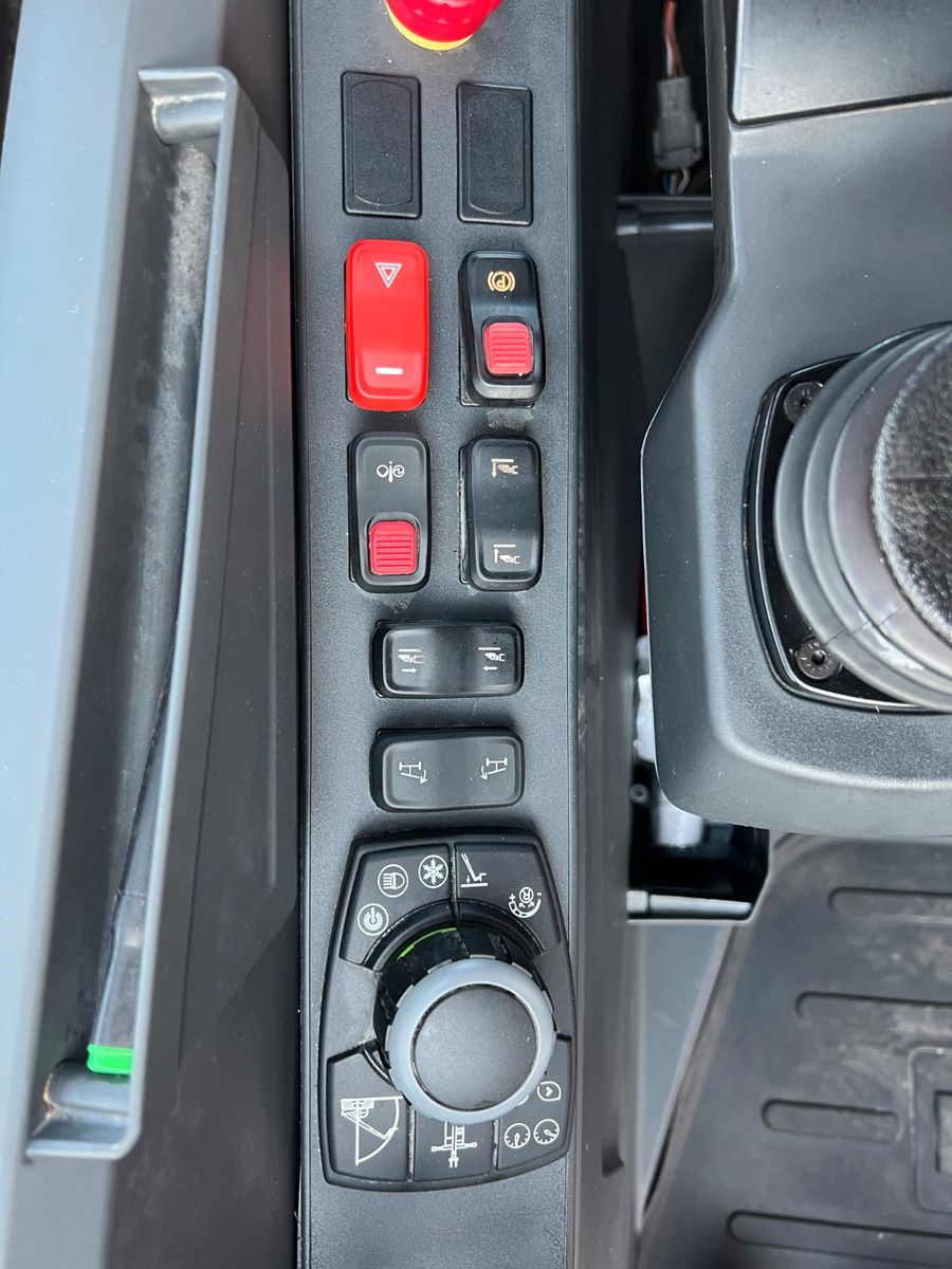 Fahrzeugabbildung Andere Magni RTH 6.26 / nur 849h ! / Gabel / 5 t Winde