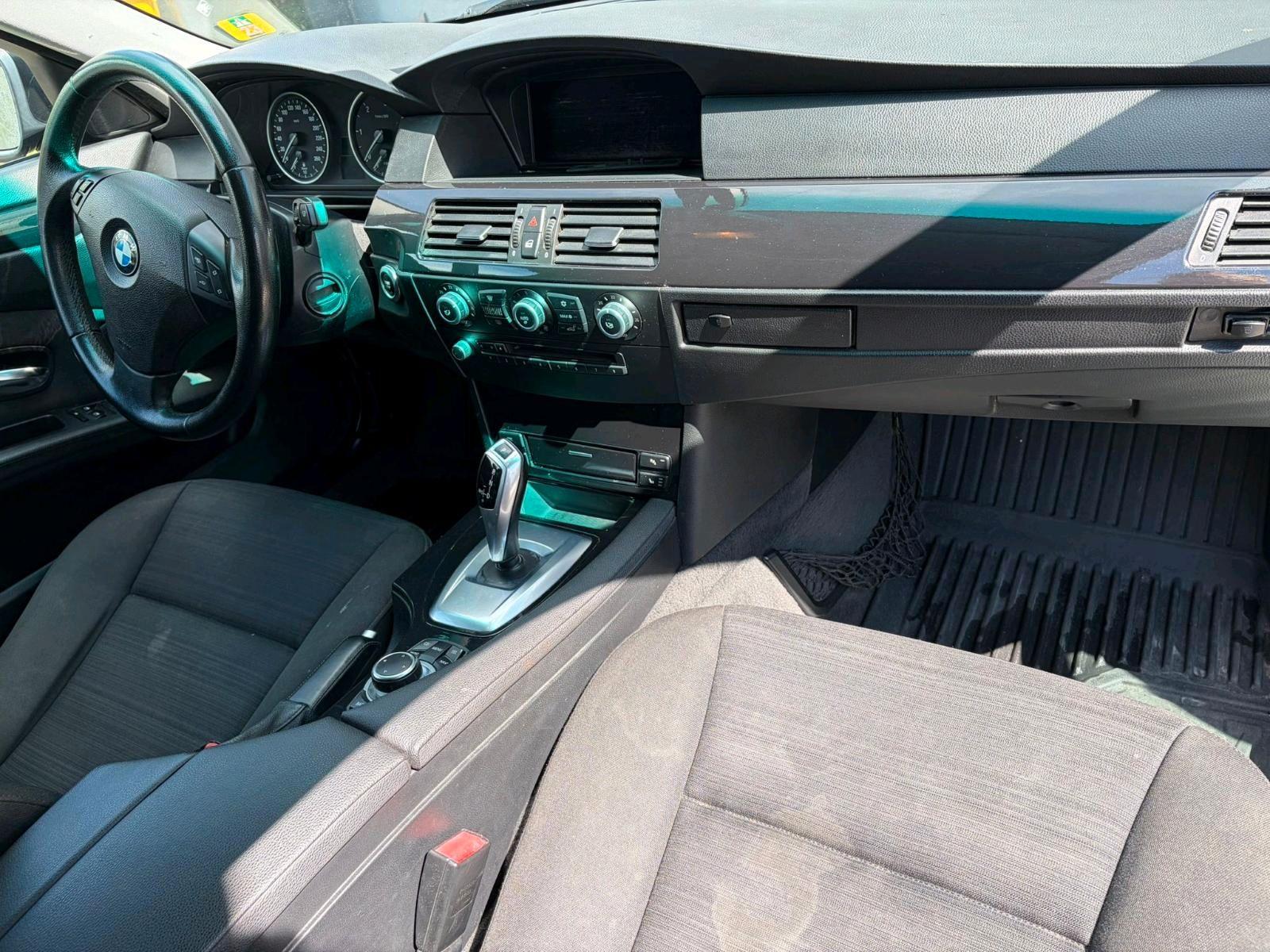 BMW 520 2010 — photo 10