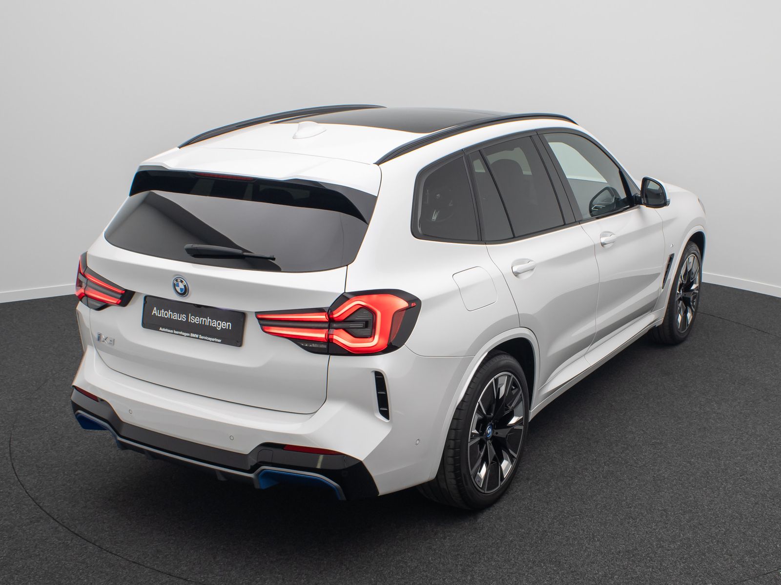 Fahrzeugabbildung BMW iX3 IMPRESSIVE 360°DAB Alarm HUD Panorama 20Zoll