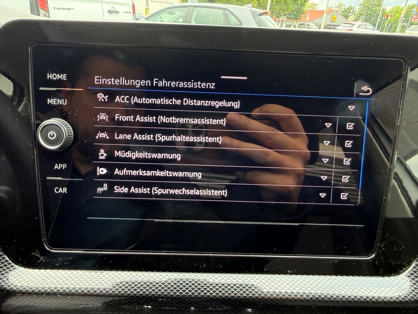 Fahrzeugabbildung Volkswagen T-Cross 1.0 TSI 70 kW Life LED ACC Apple CarPlay