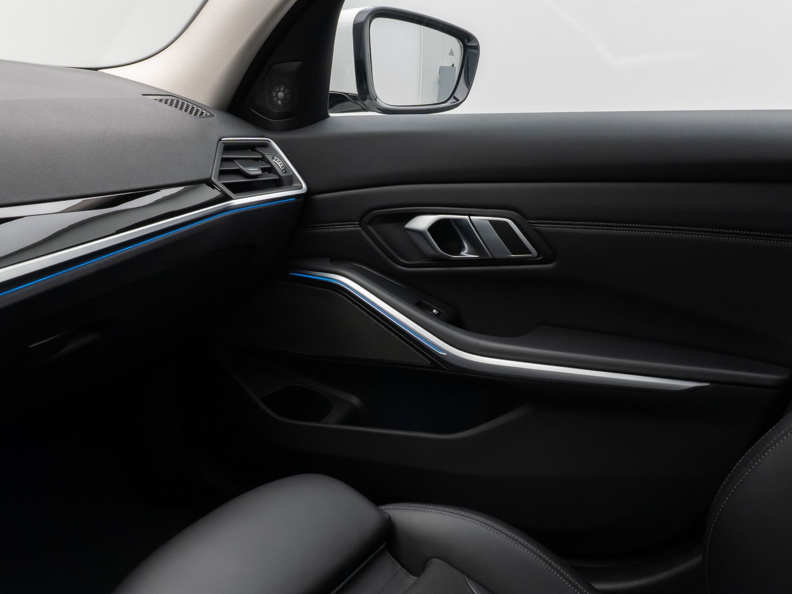 Fahrzeugabbildung BMW 320e Sport Line 360° Laser DAB H/K Komfort Alarm