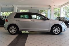 VW Golf VII Lim IQ.DRIVE~ACC~Navi~Parklenkassistent