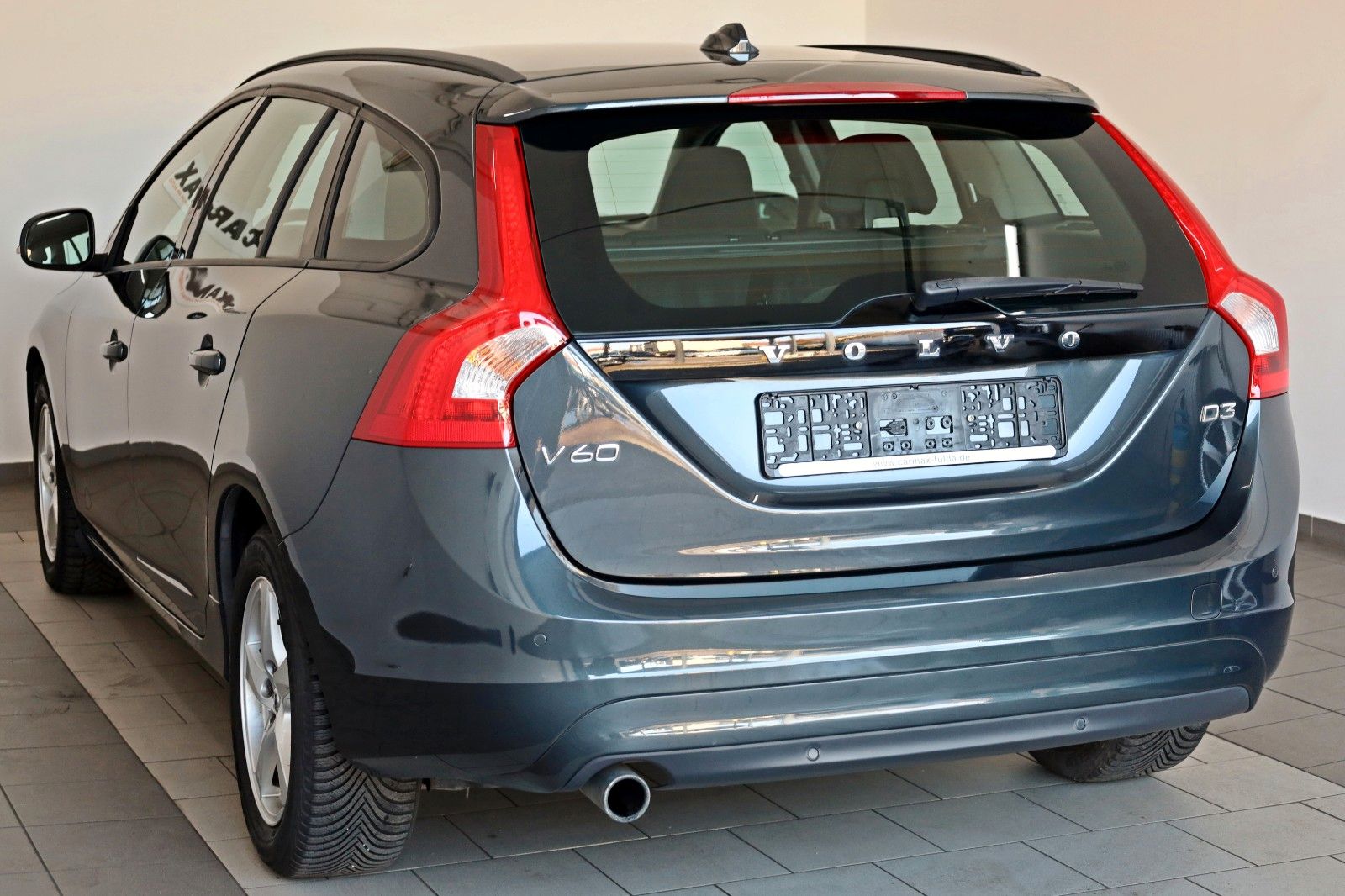 Fahrzeugabbildung Volvo V60 Kombi Linje Business T.Leder,Navi,SH,PDC