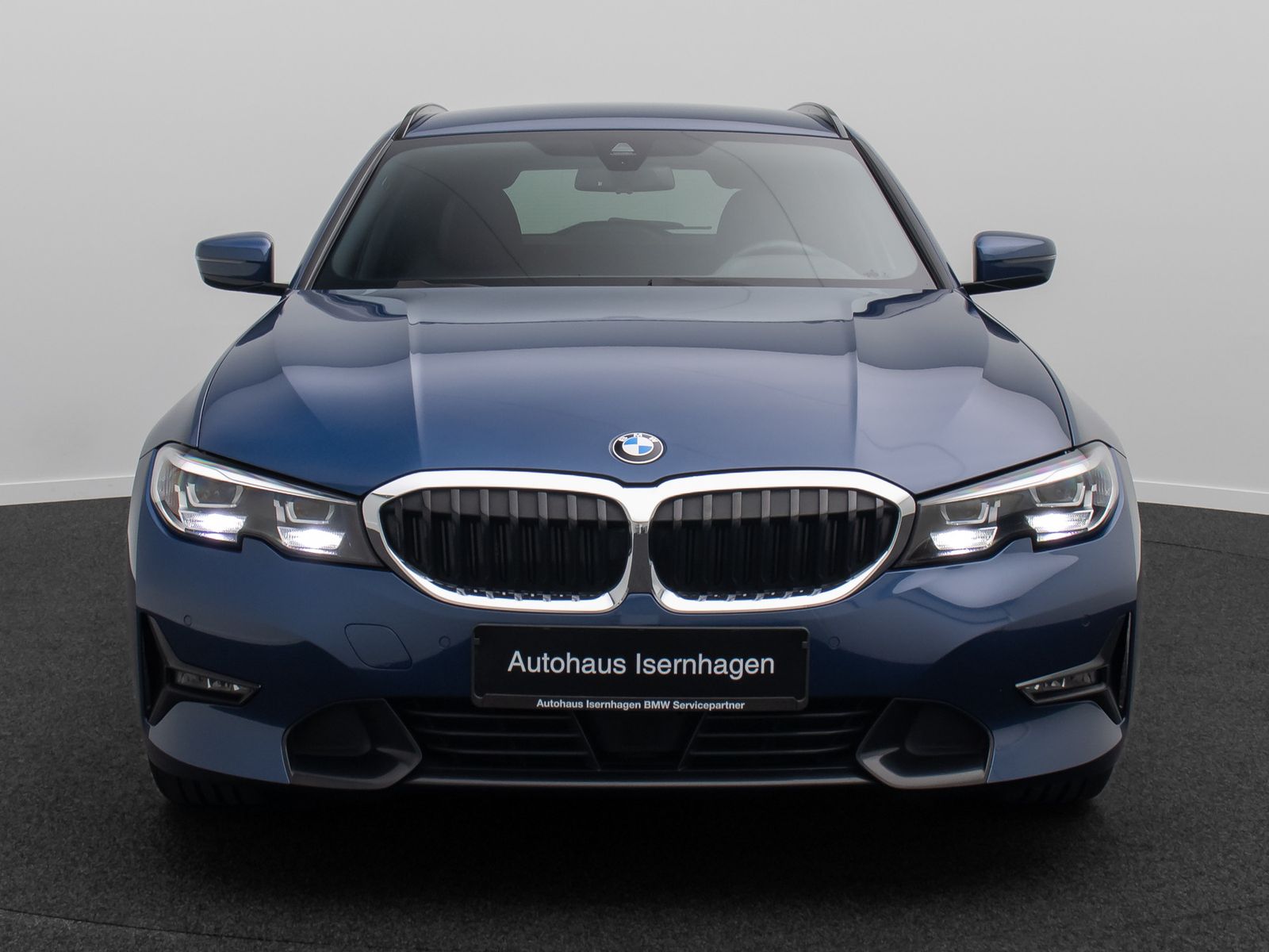 Fahrzeugabbildung BMW 320d SportLine Alarm DAB HiFi Komfort Kamera 18"