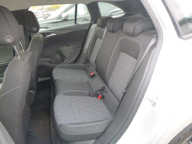 Fahrzeugabbildung Opel Astra K Sports Tourer 1.4 T >AUT/LED/NAVI/PDC