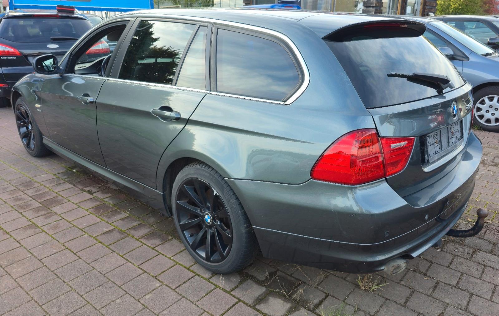 BMW 320 2011 — photo 9