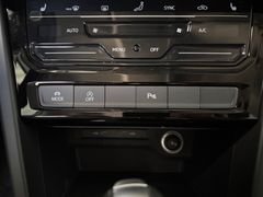 Fahrzeugabbildung Volkswagen Touran 2.0 TDI Move -- RearView/ ACC/ Navi