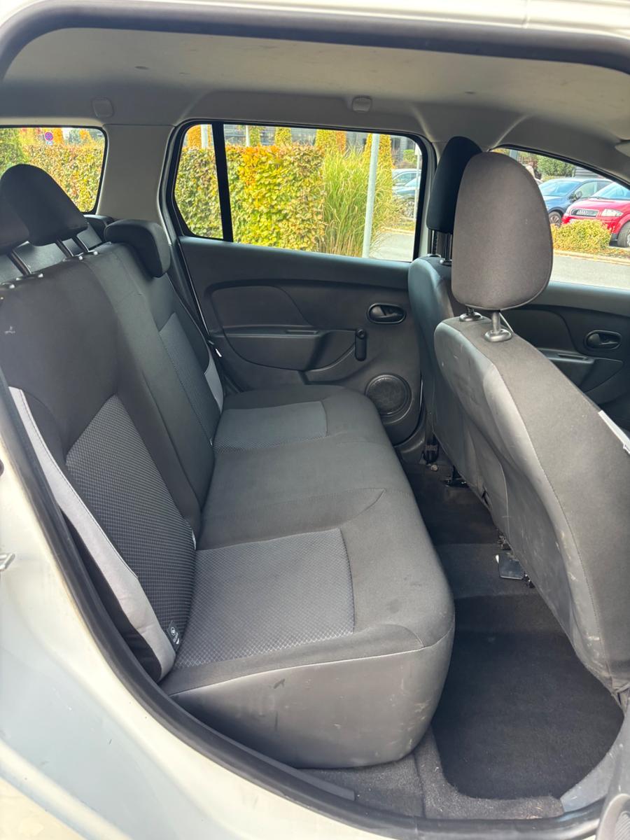 Dacia Logan 2015 — photo 18